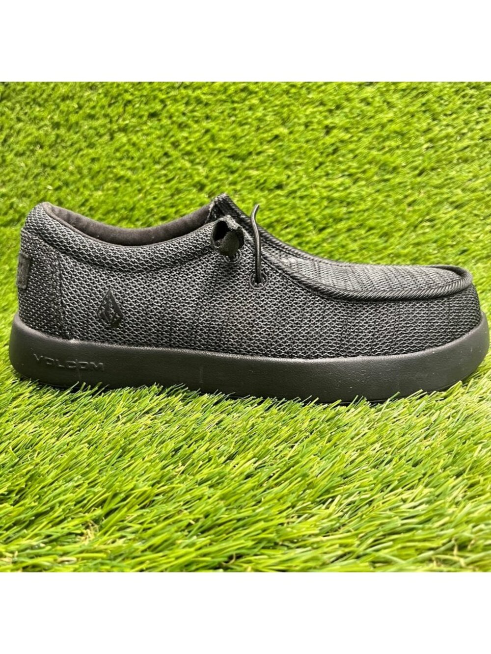 Volcom Chill Womens Size 6.5D Black Gray Composite Toe Safety Work Slip-On Shoes